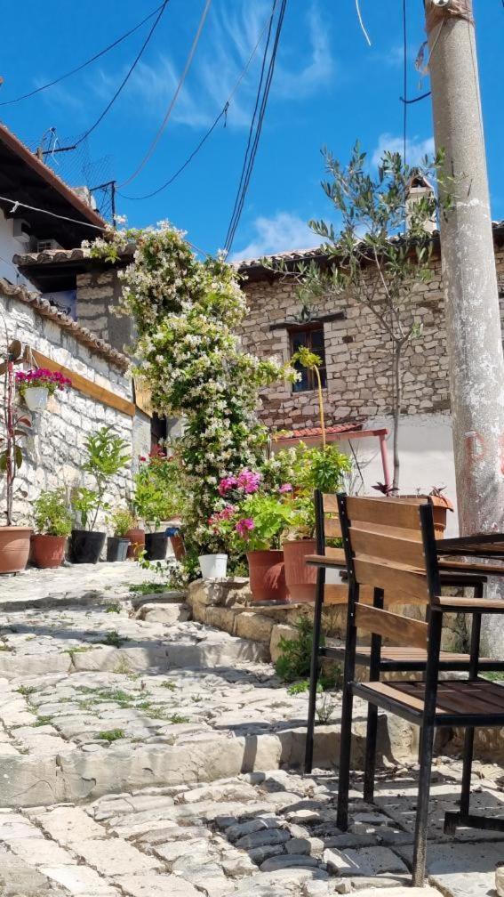 Hava Baci Apartment Berat Exterior foto